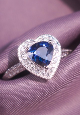 天然无烧皇家蓝蓝宝石戒指L1152