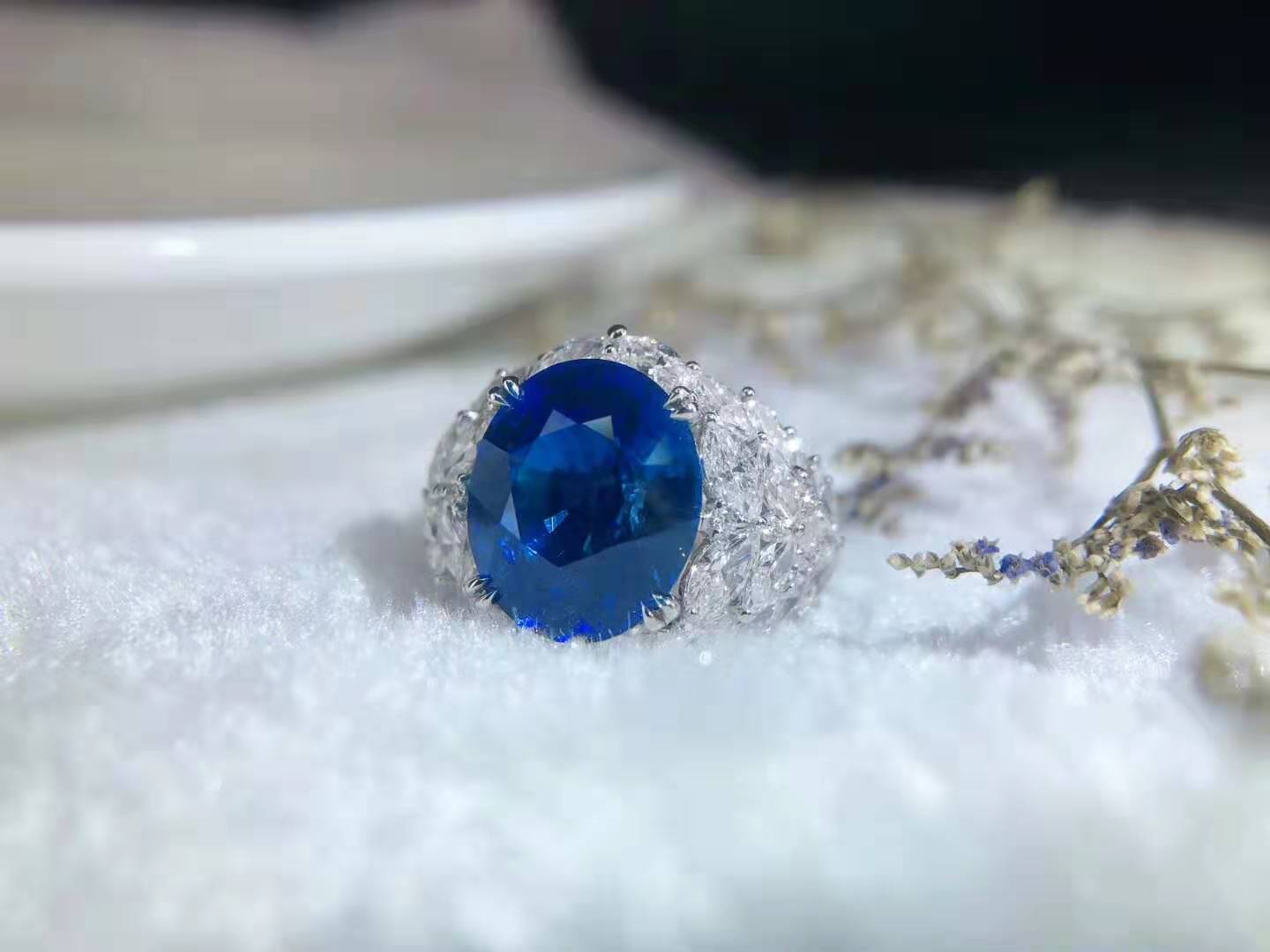 看似大同小异的斯里兰卡蓝宝石价格，价格往往不尽相同！