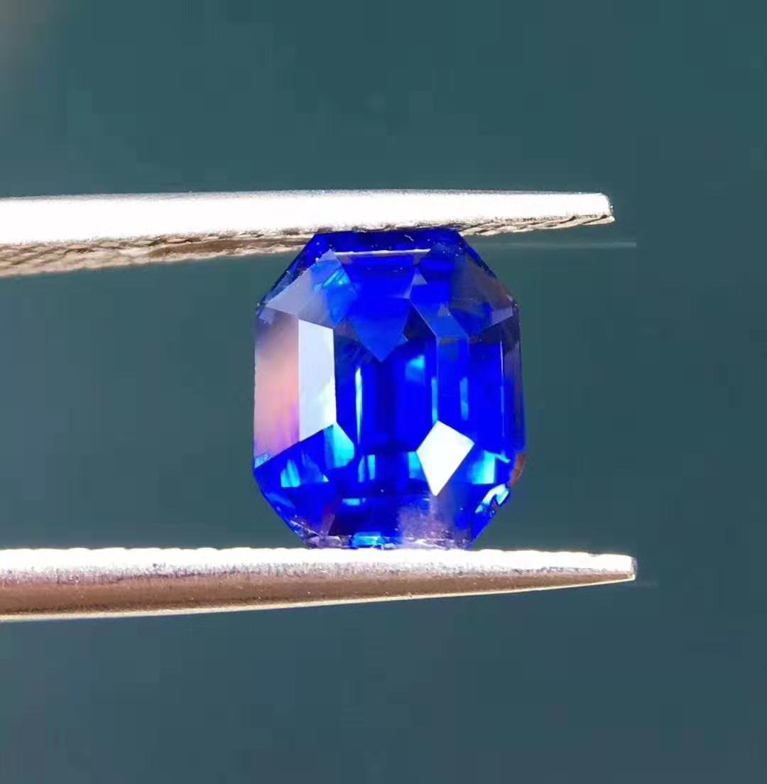 缅甸不仅有优质的红宝石它还有品质上佳的蓝宝石