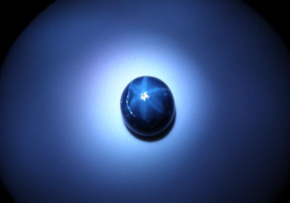 您见过最大的蓝宝石是多大的呢？