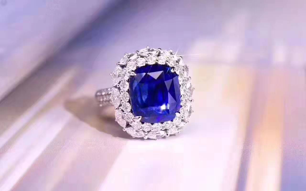 为何外观相似的蓝宝石价格悬殊？蓝宝石戒指价格一般是多少呢？