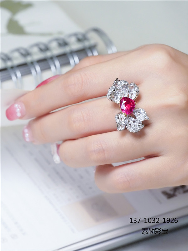 2021年，蝴蝶结还能这么玩？