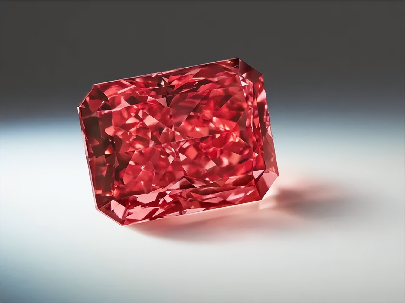 神秘的彩钻——红钻