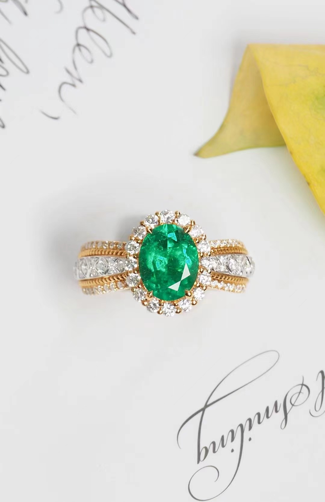 祖母绿究竟有什么魅力，让欧美和东方人都对它爱不释手？