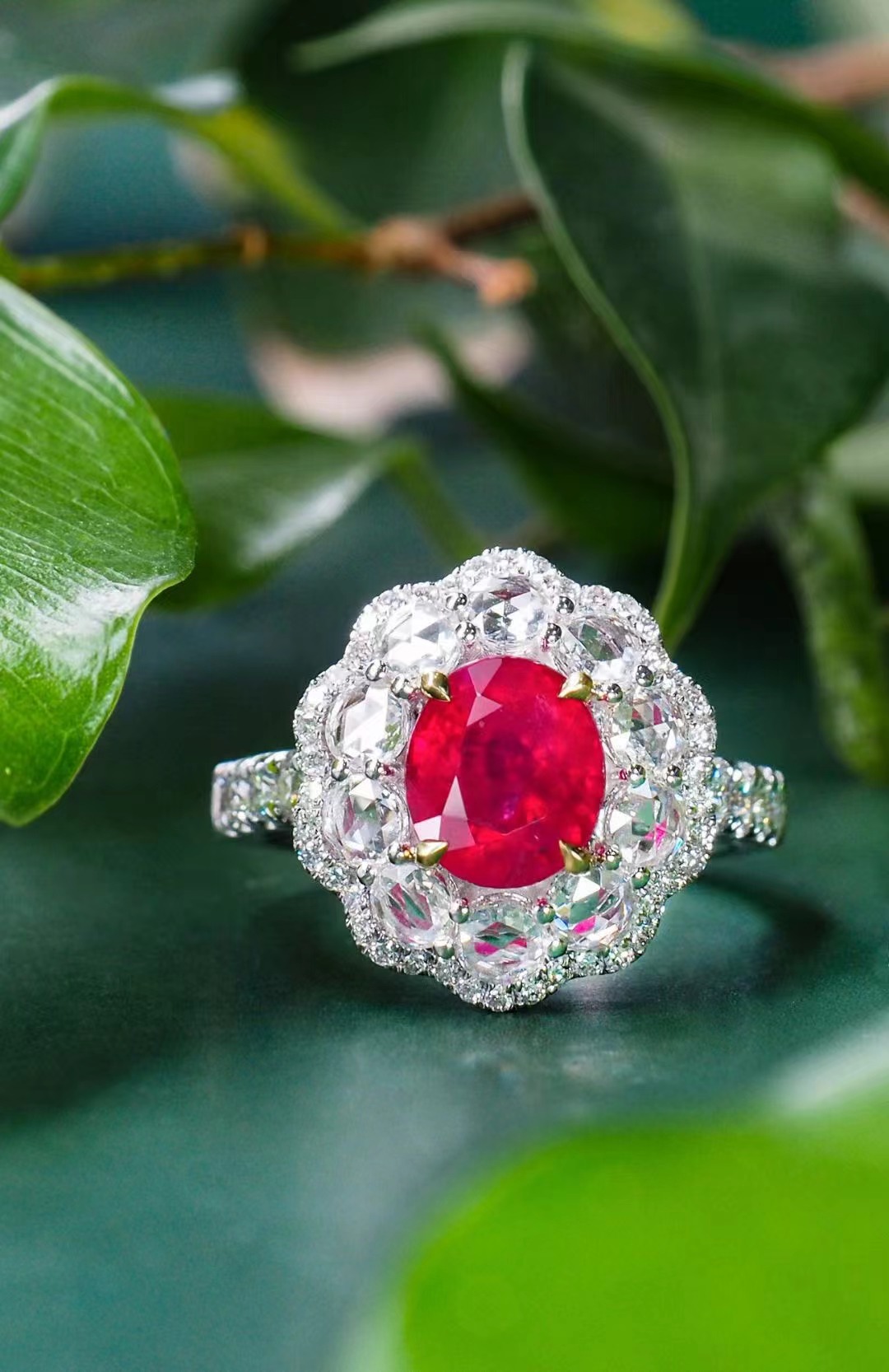 红宝石鉴定证书对红宝石收藏有着重要的作用